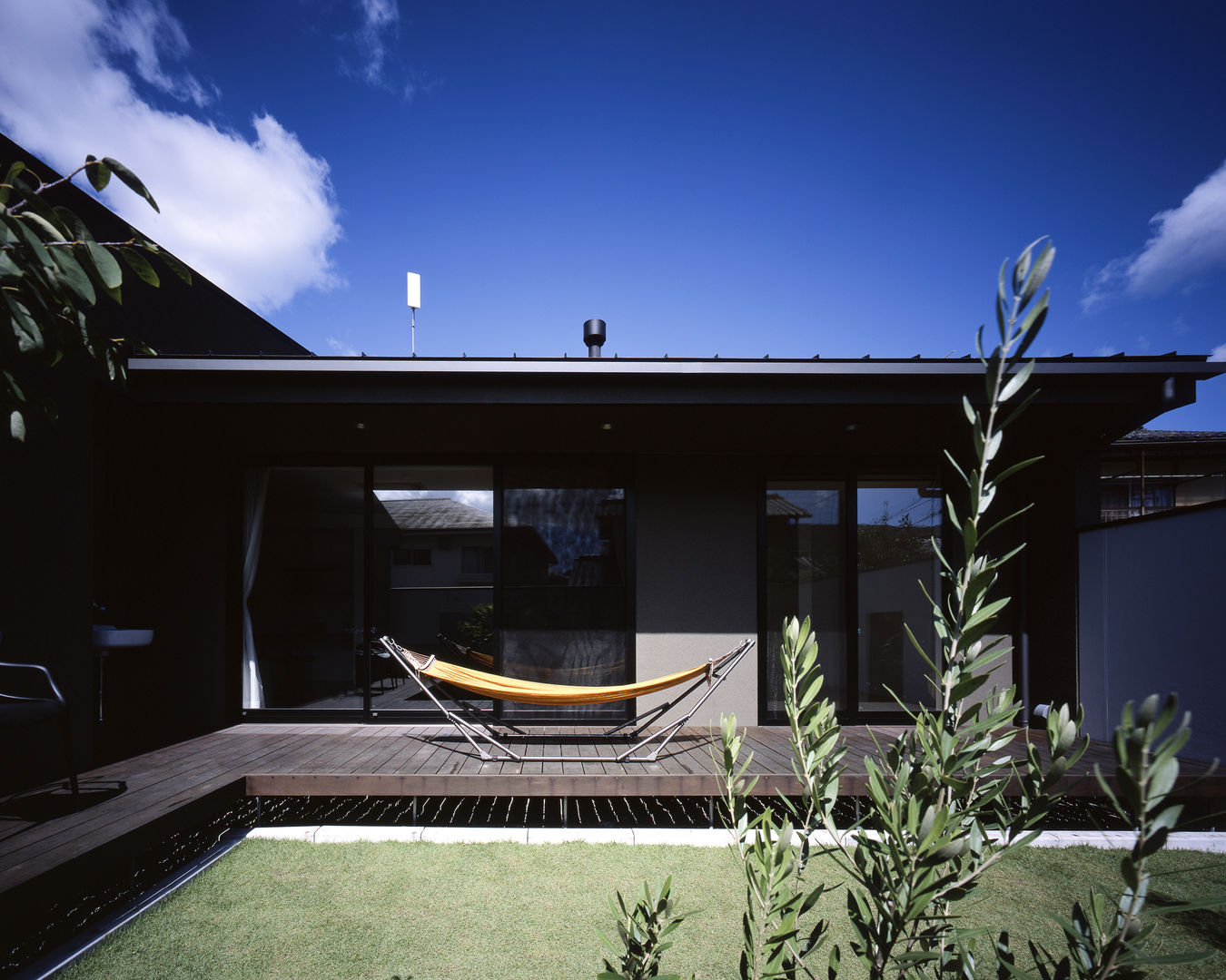 吉備津の家-okayama-, HUMAN.ARCHITECTS-高尾淳- HUMAN.ARCHITECTS-高尾淳- Modern Garden