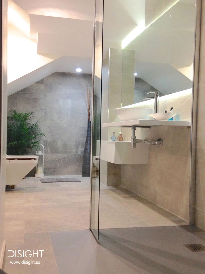 Residencial Atico Rio Real Marbella, DISIGHT DISIGHT Modern bathroom