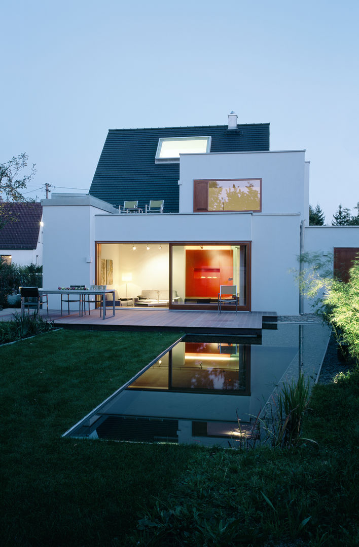 Wohnhaus, München Laim, Löffler Weber | Architekten Löffler Weber | Architekten 모던스타일 정원