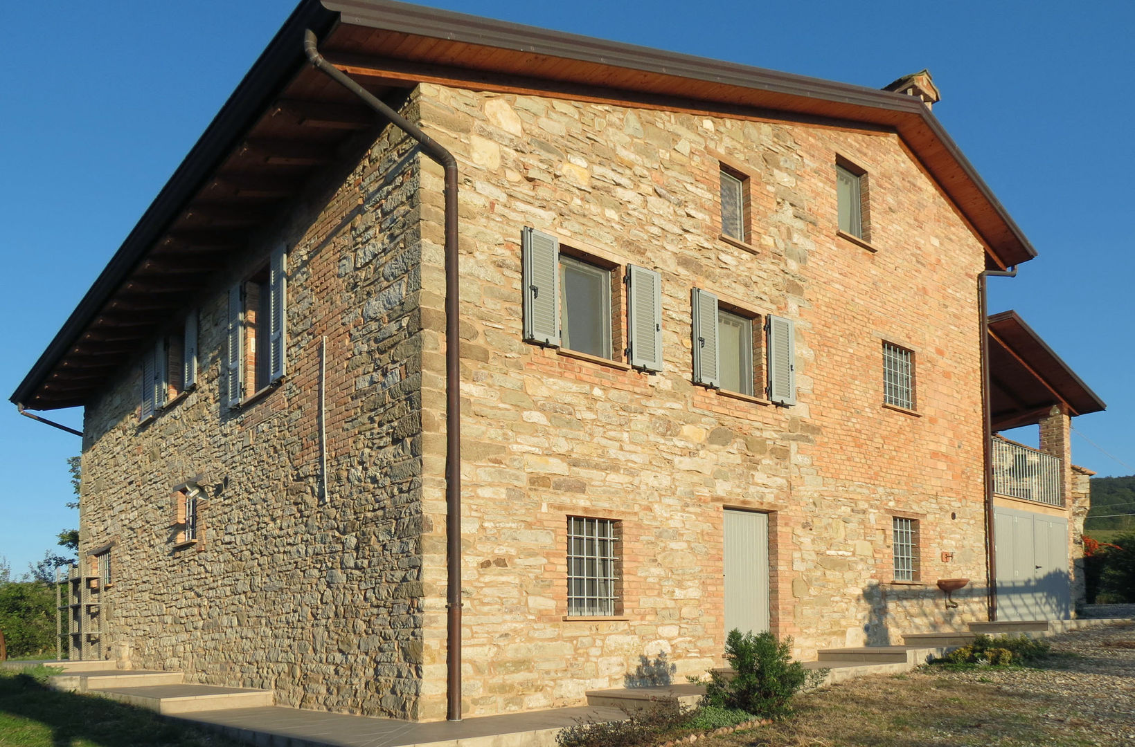 CASA CASELLA, STUDIOLARIANIarchitettura STUDIOLARIANIarchitettura Casa rurale