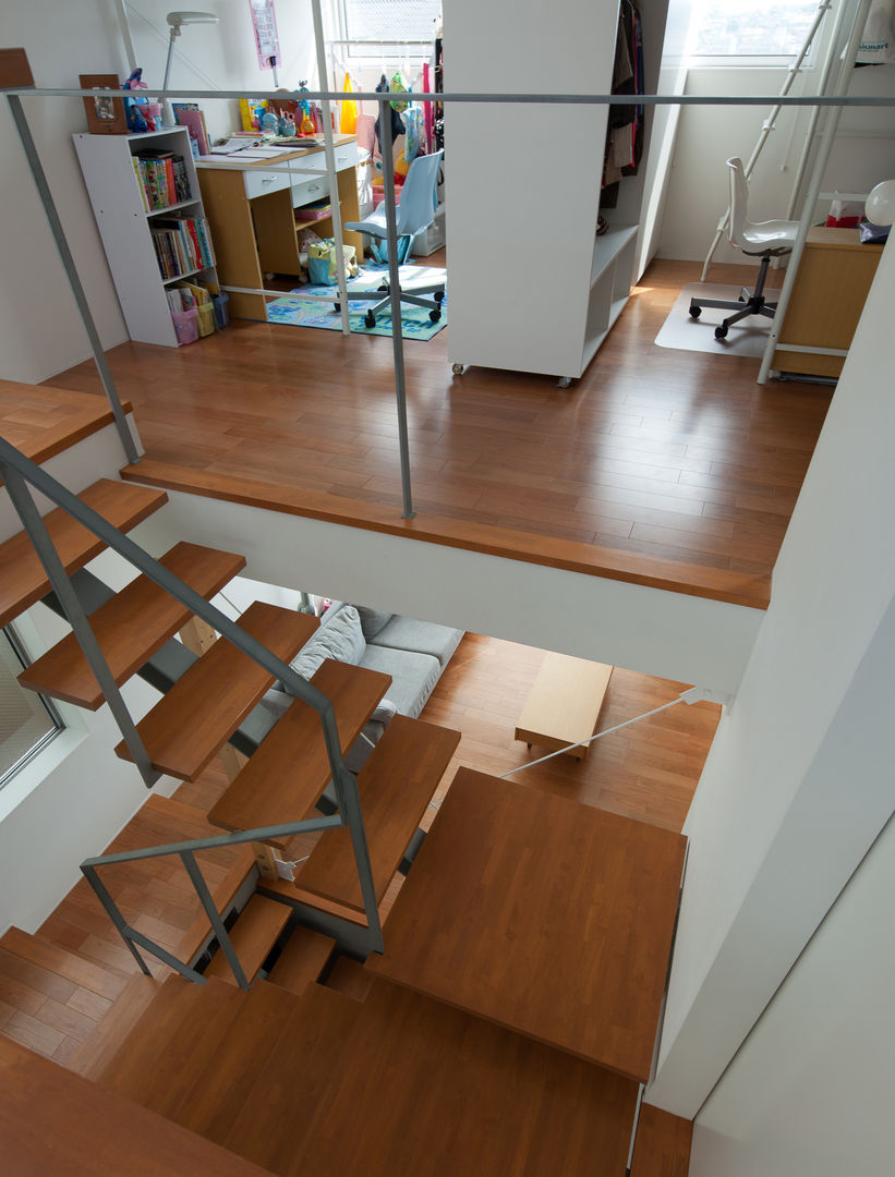 小さくて広い家, Studio R1 Architects Office Studio R1 Architects Office Modern Corridor, Hallway and Staircase