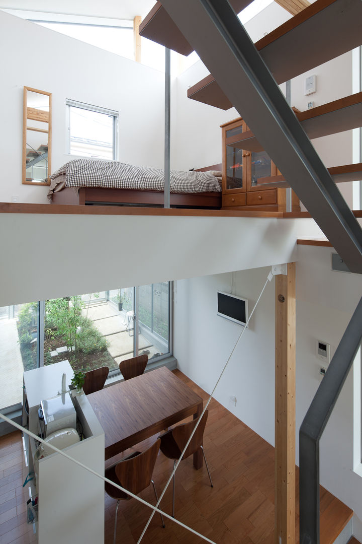 小さくて広い家, Studio R1 Architects Office Studio R1 Architects Office Pasillos, vestíbulos y escaleras modernos