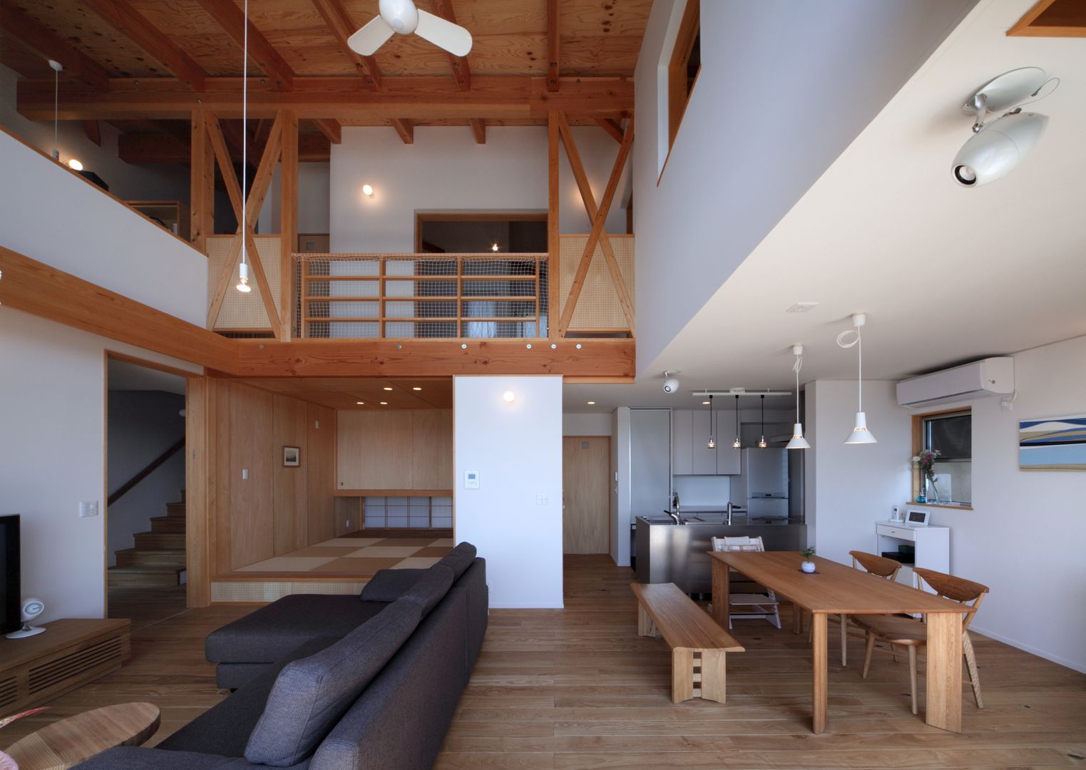 湖畔の佇まい, 久保田英之建築研究所 久保田英之建築研究所 Modern living room