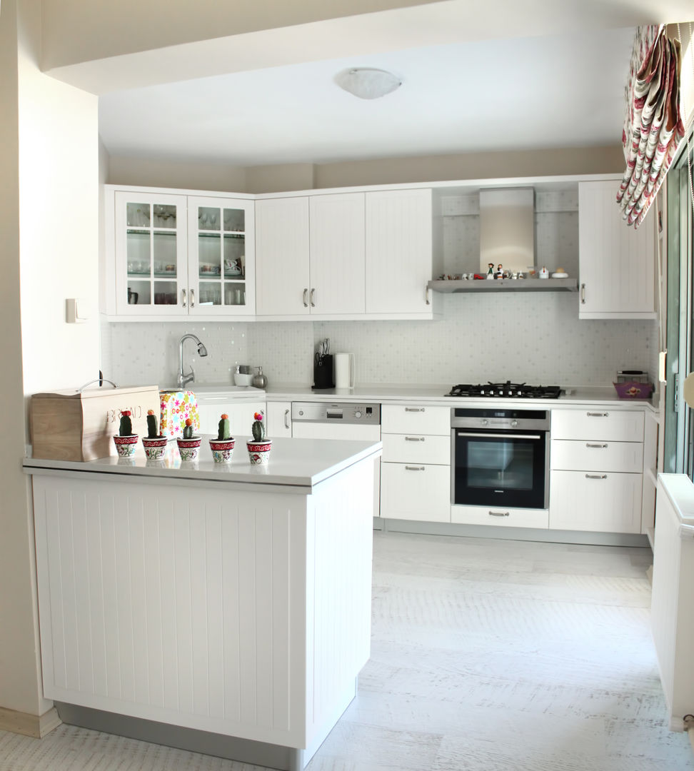 G.TURGUTLU BORNOVA EVİ, As Tasarım - Mimarlık As Tasarım - Mimarlık Kitchen Cabinets & shelves