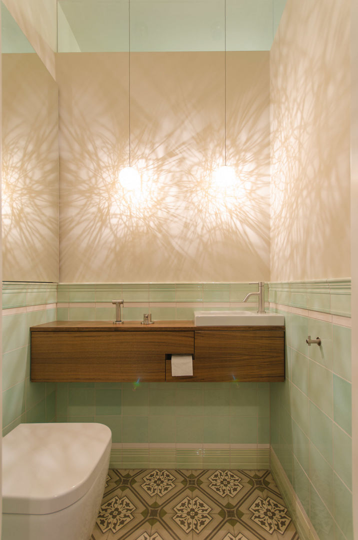 Art Nouveau, Vivante Vivante クラシックスタイルの お風呂・バスルーム
