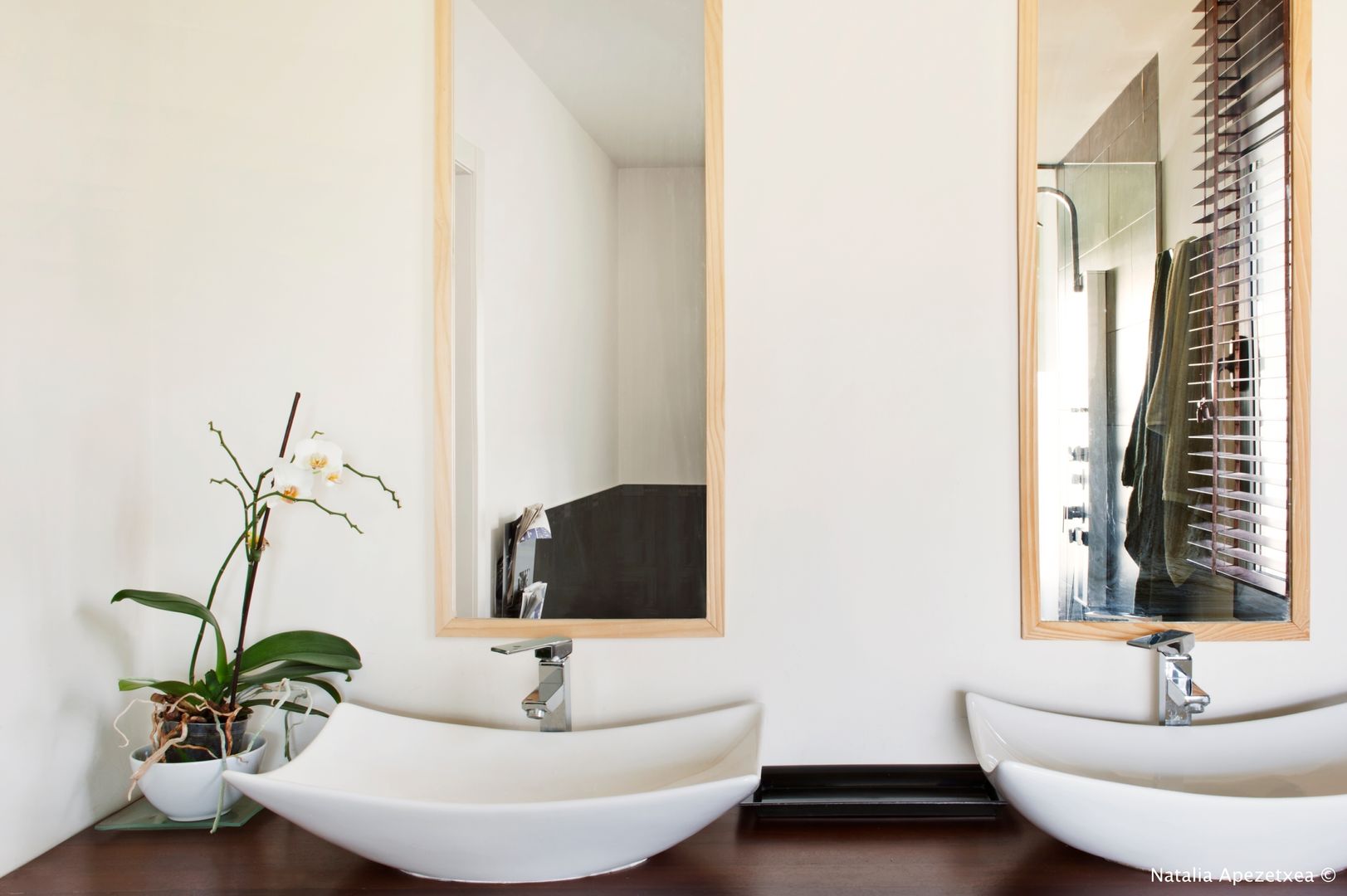 Feng Shui en Interiores y Exteriores de la casa , AREA FENG SHUI │Arquitectura Interiorismo y Decoración Feng Shui AREA FENG SHUI │Arquitectura Interiorismo y Decoración Feng Shui Minimalist style bathroom