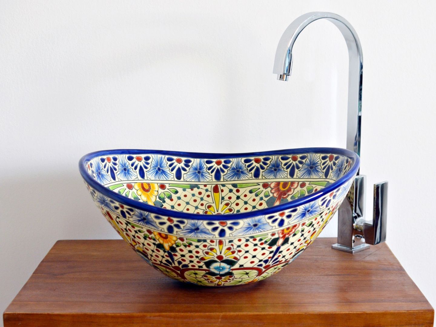 homify Eclectic style bathroom Sinks