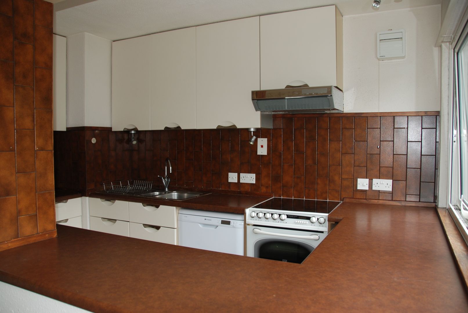 Before photo of cooker and oven The Kitchen Makeover Shop Ltd