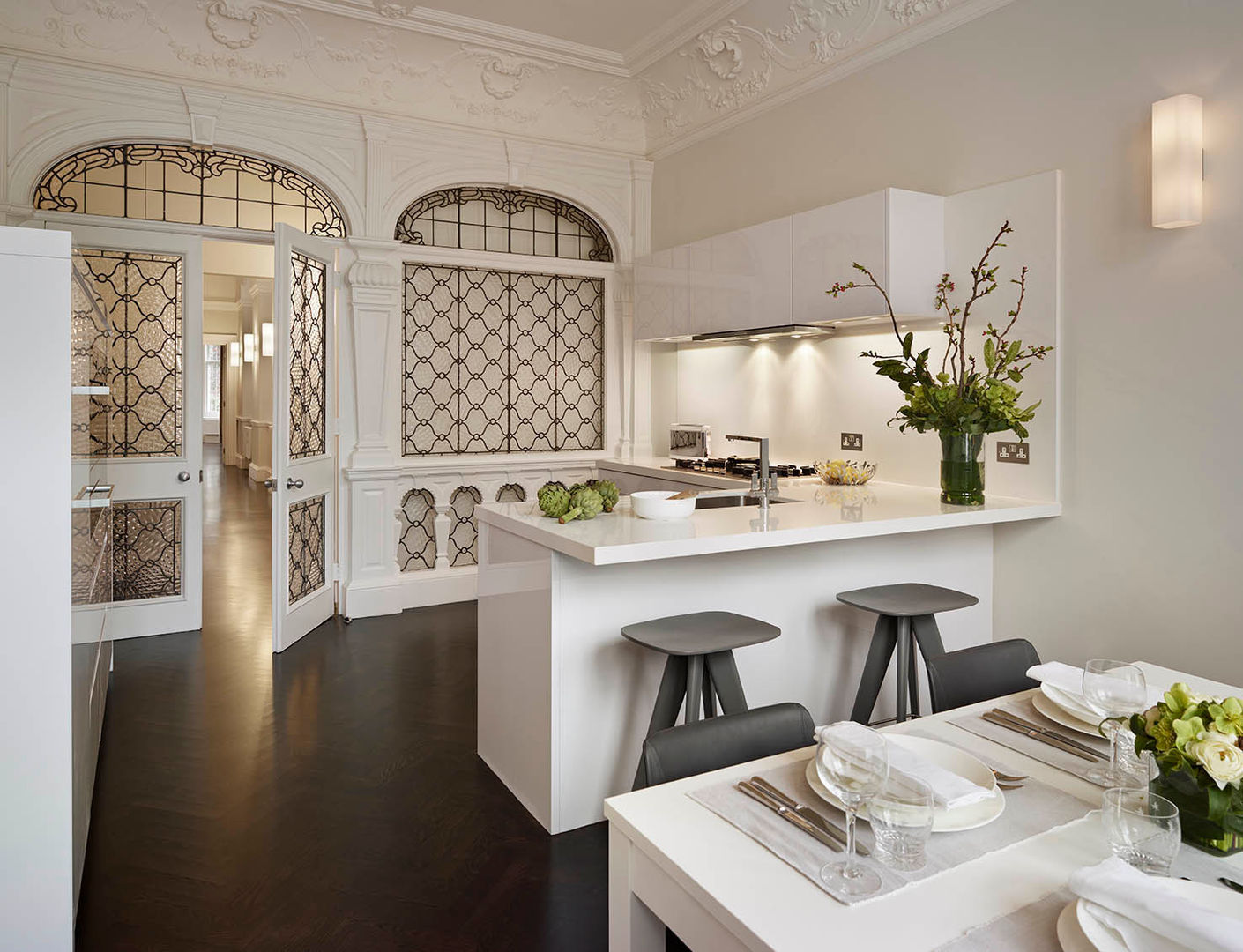 A Modern and Gorgeous White Kitchen Located in Knightsbridge, Elan Kitchens Elan Kitchens Cozinhas modernas