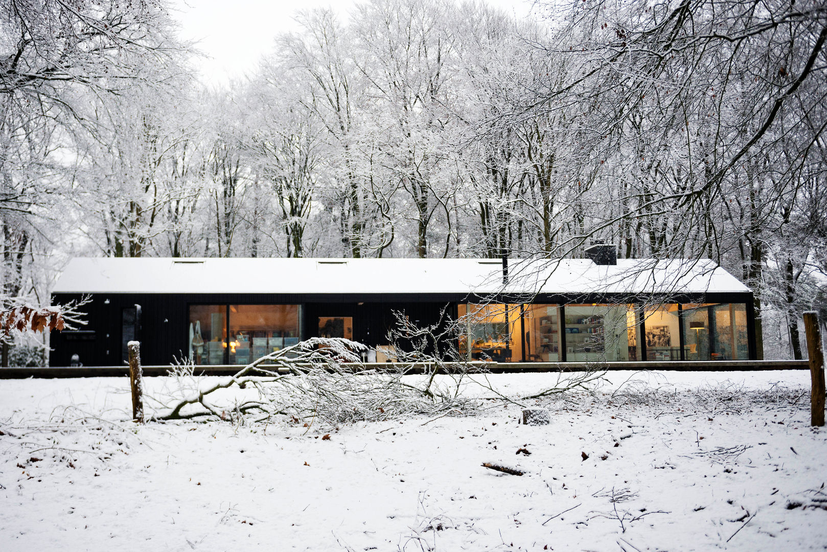 Brouwhuis, Bedaux de Brouwer Architecten Bedaux de Brouwer Architecten Scandinavian style garage/shed