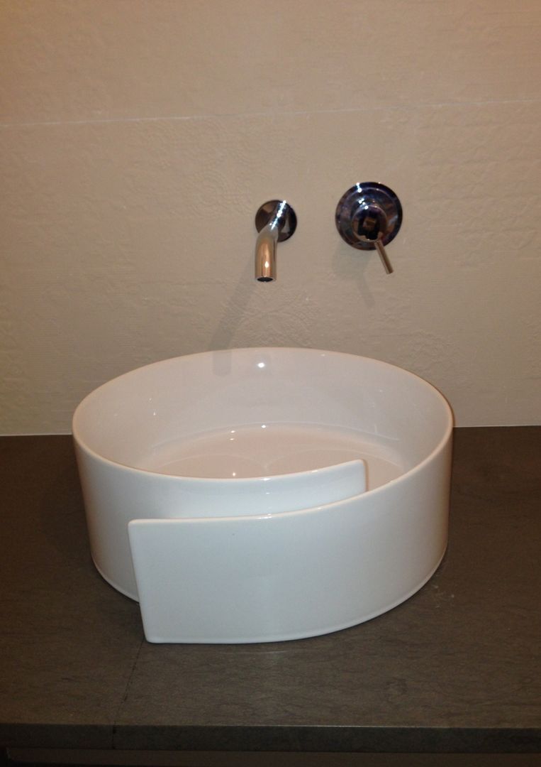 RISTRUTTURAZIONE INTERNA, Studio PROJECT-TO Studio PROJECT-TO Modern Bathroom Sinks