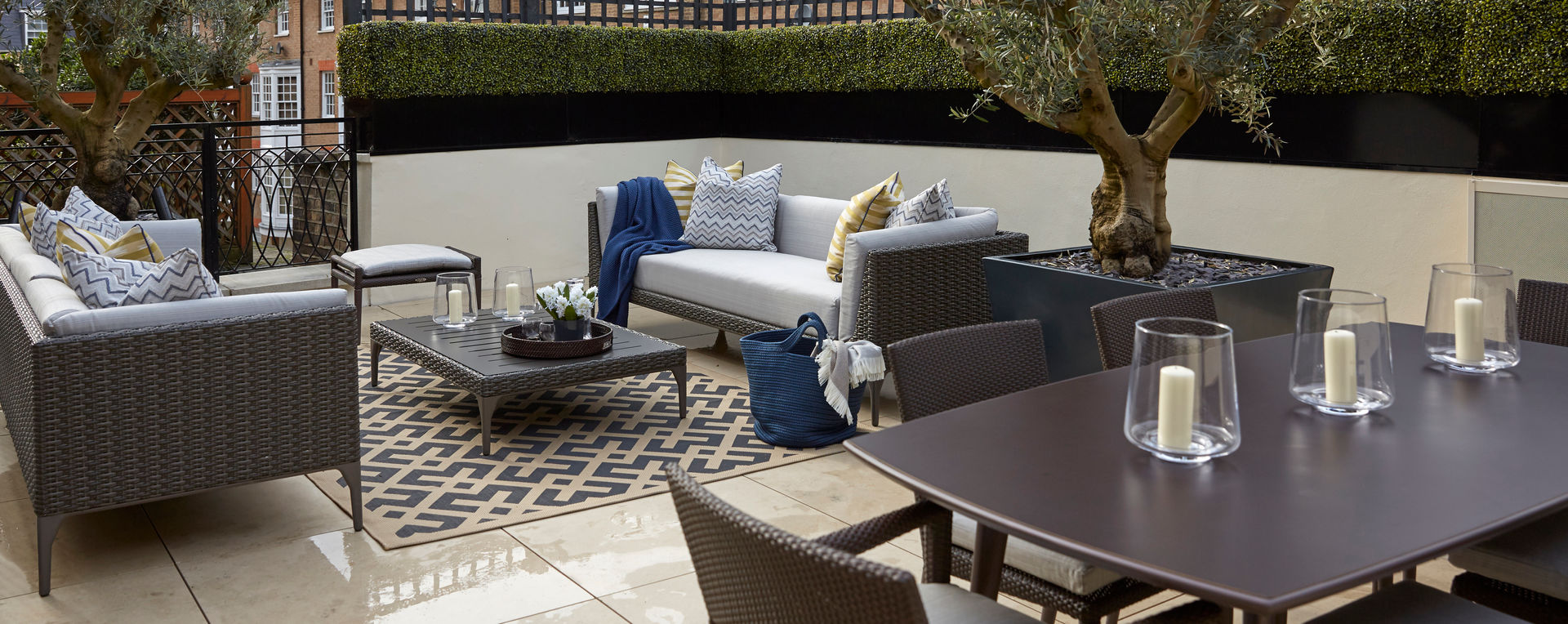 Belgravia roof terrace photo showing lounging area and Buxus hedging FORK Garden Design