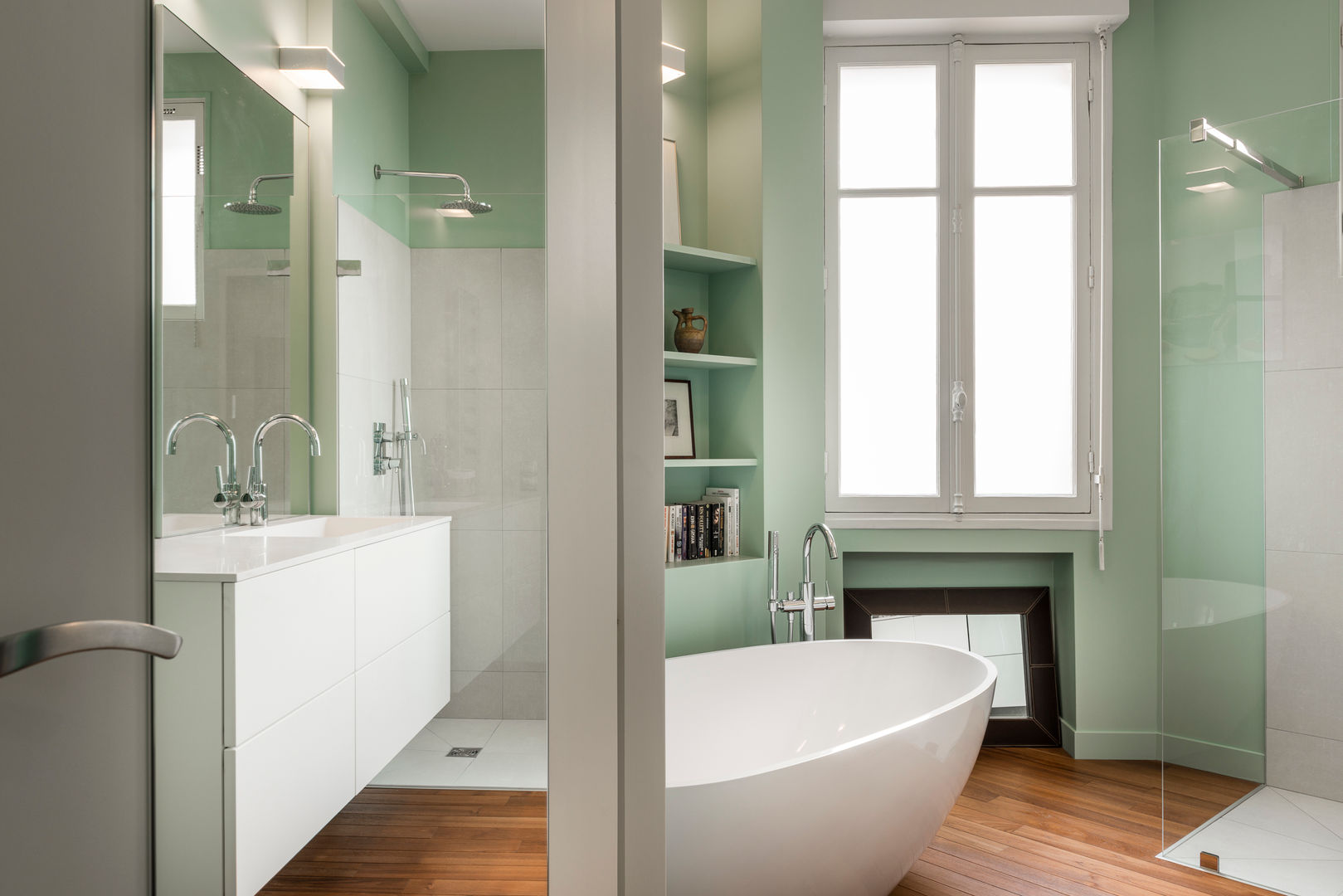 Rénovation appartement parisien années 30, Decorexpat Decorexpat Ванная комната в стиле модерн