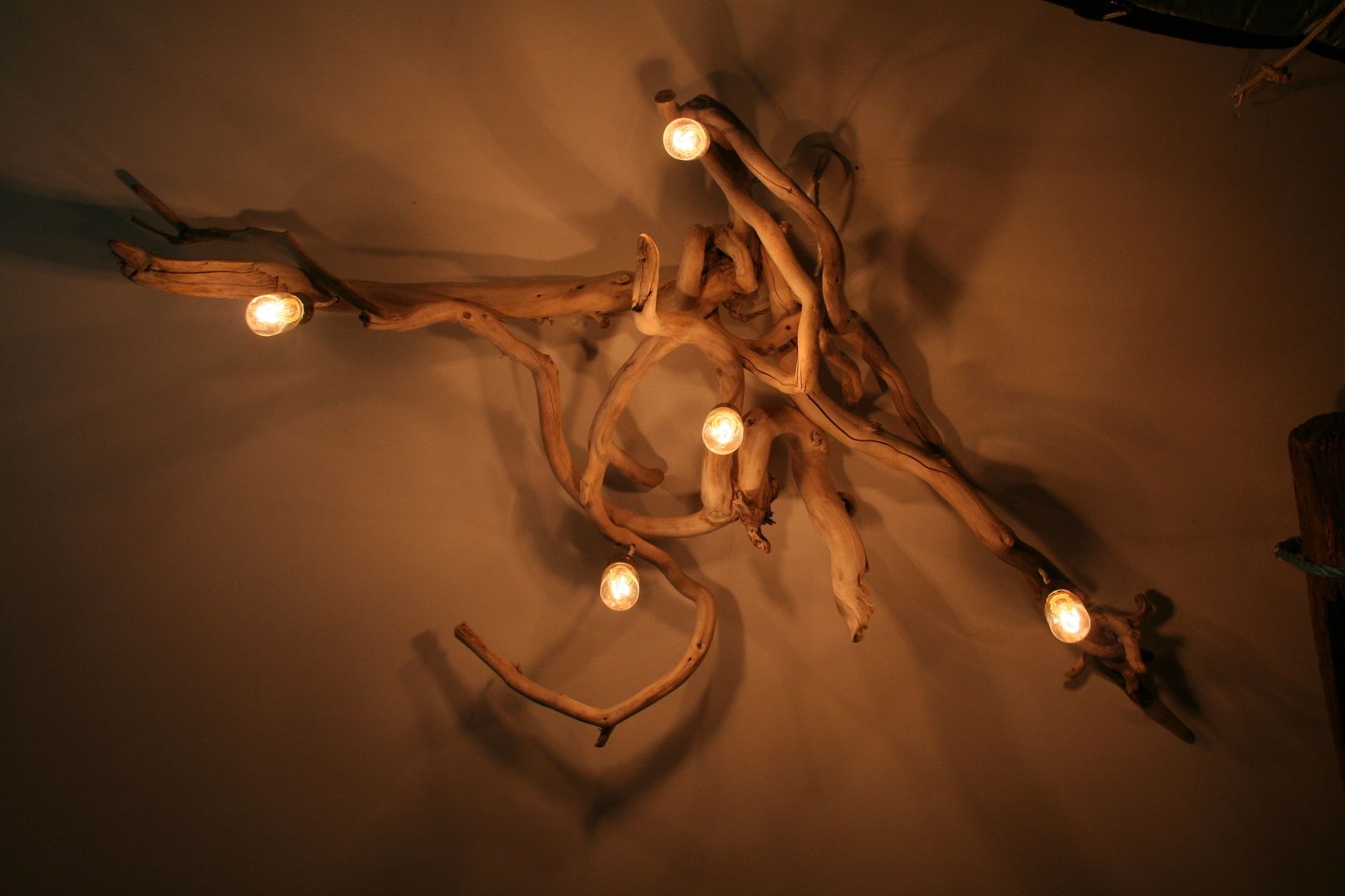 Driftwood chandeliers Julia's Driftwood Moderne Häuser Haushaltswaren