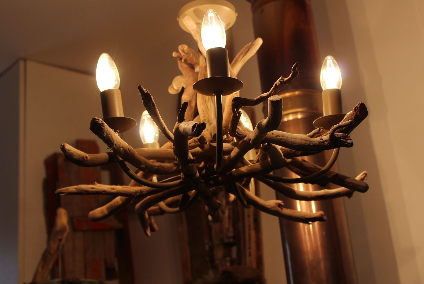 Driftwood chandeliers homify Casas de estilo rústico Accesorios y decoración
