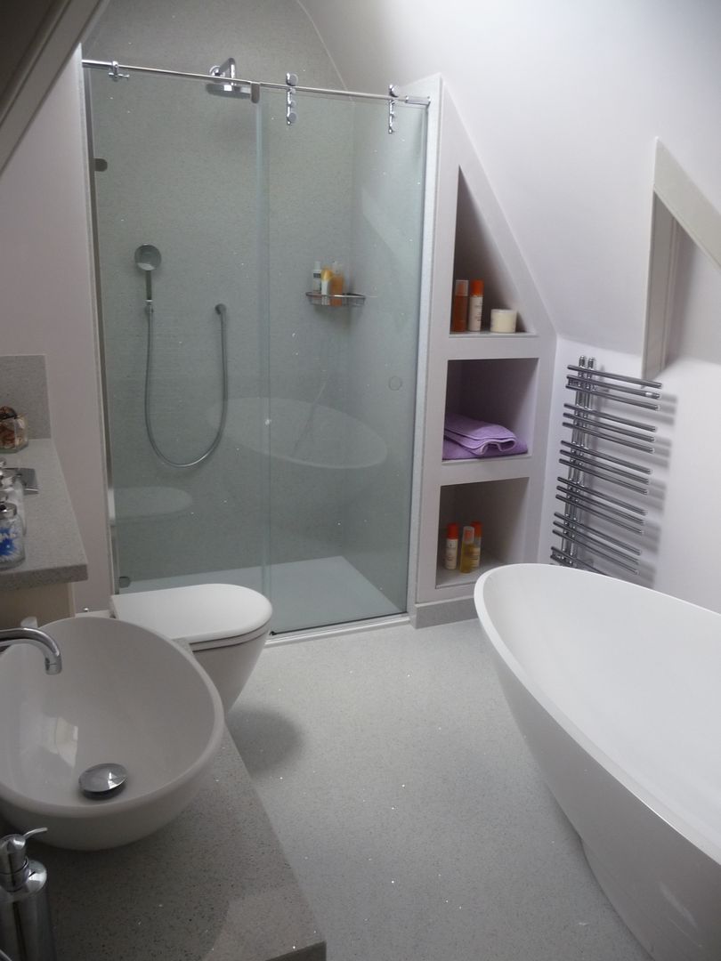 Silestone Stellar Blanco Quartz Marbles Ltd Ванная комната в стиле модерн