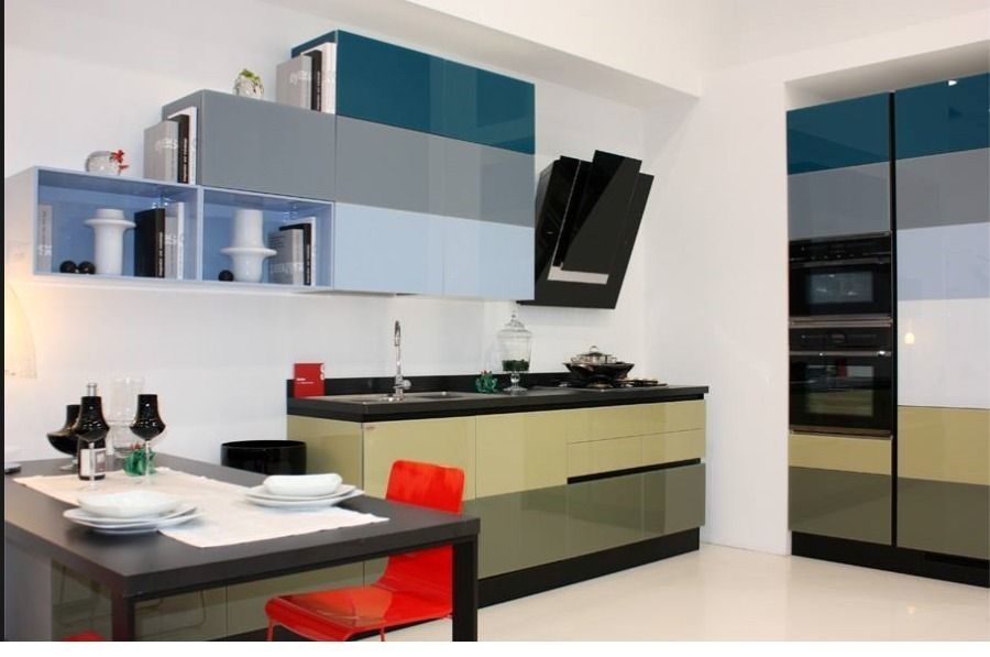 homify Modern kitchen Cabinets & shelves