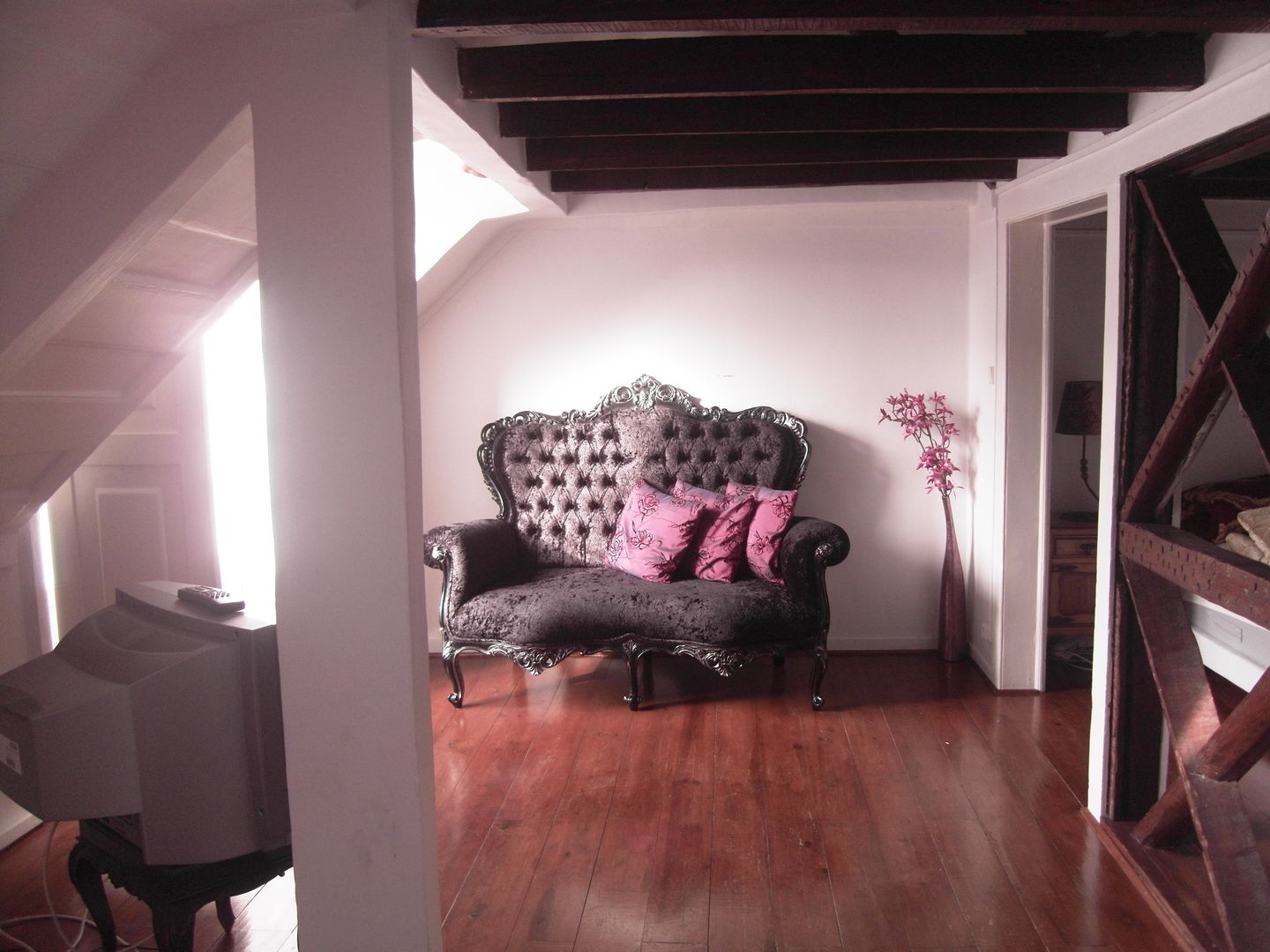 BEFORE - living room - Lisbon studio for short rental Staging Factory