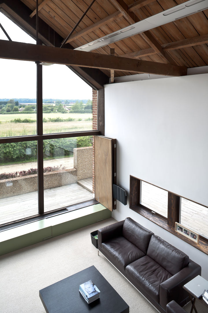 The Long Barn, Tye Architects Tye Architects Salas modernas