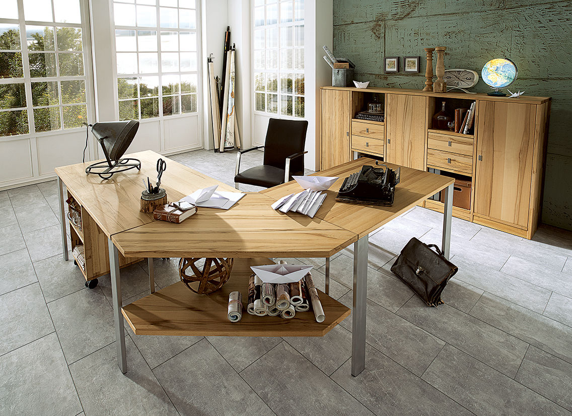 homify Modern Study Room and Home Office Desks