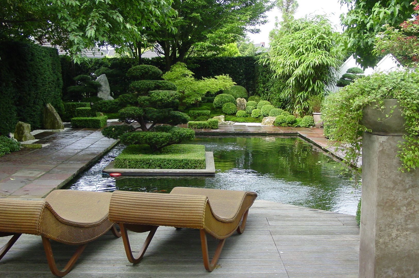 Gartengestaltung unter Anwendung der japanischen Gartenkunst japan-garten-kultur Ausgefallener Garten Wasser,Pflanze,Eigentum,Natur,Natürliche Landschaft,Baum,Botanik,Gartenmöbel,Holz,Gras