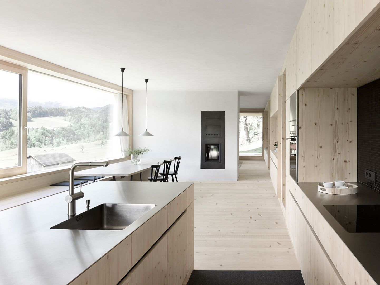 Haus für Julia und Björn, Innauer-Matt Architekten ZT GmbH Innauer-Matt Architekten ZT GmbH モダンな キッチン