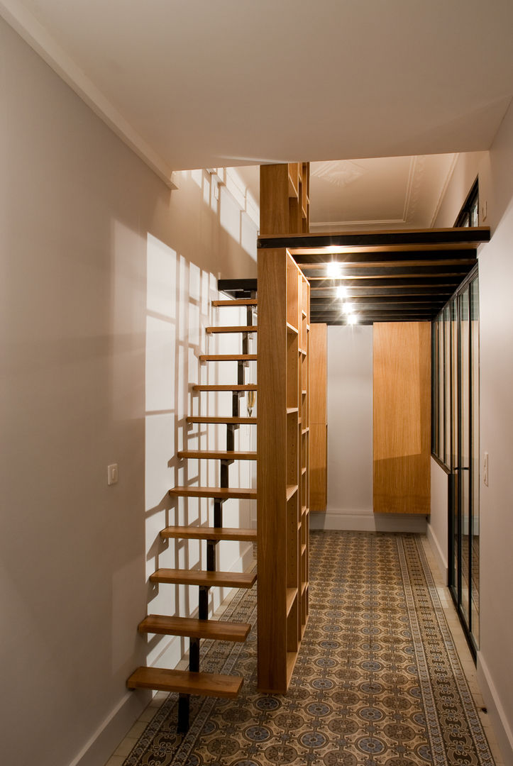 rue Bayard, Vanessa Bridier Vanessa Bridier Corredores, halls e escadas modernos