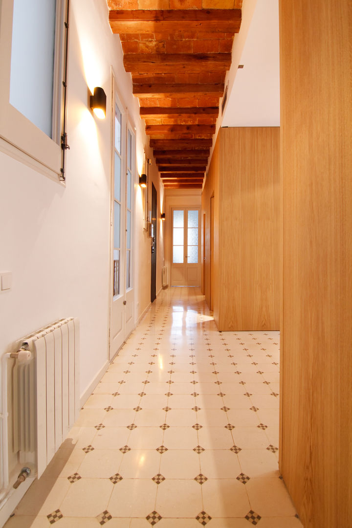 Casa AD - Barcelona, IF arquitectos IF arquitectos Eclectic style corridor, hallway & stairs