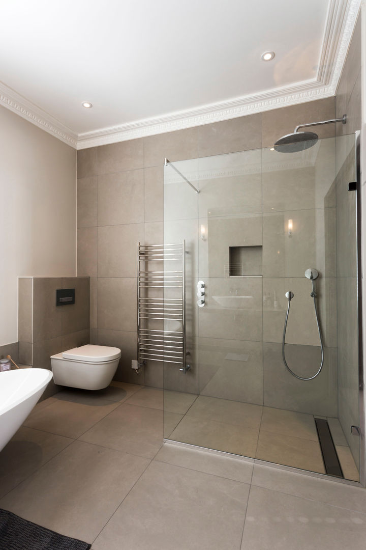Wet Room Affleck Property Services Baños de estilo moderno