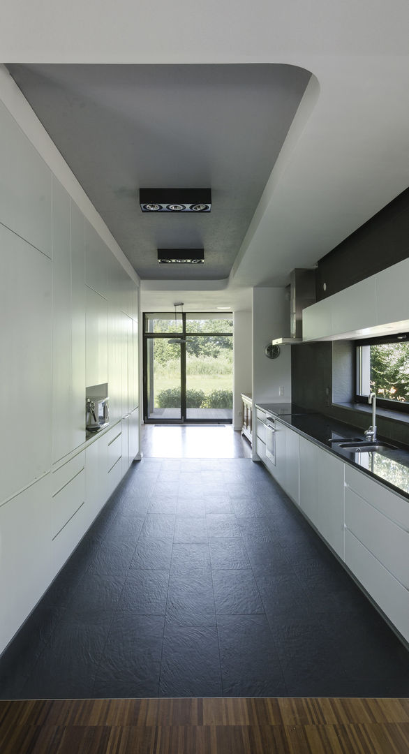 DOM W KLAUDYNIE, PAWEL LIS ARCHITEKCI PAWEL LIS ARCHITEKCI Modern kitchen