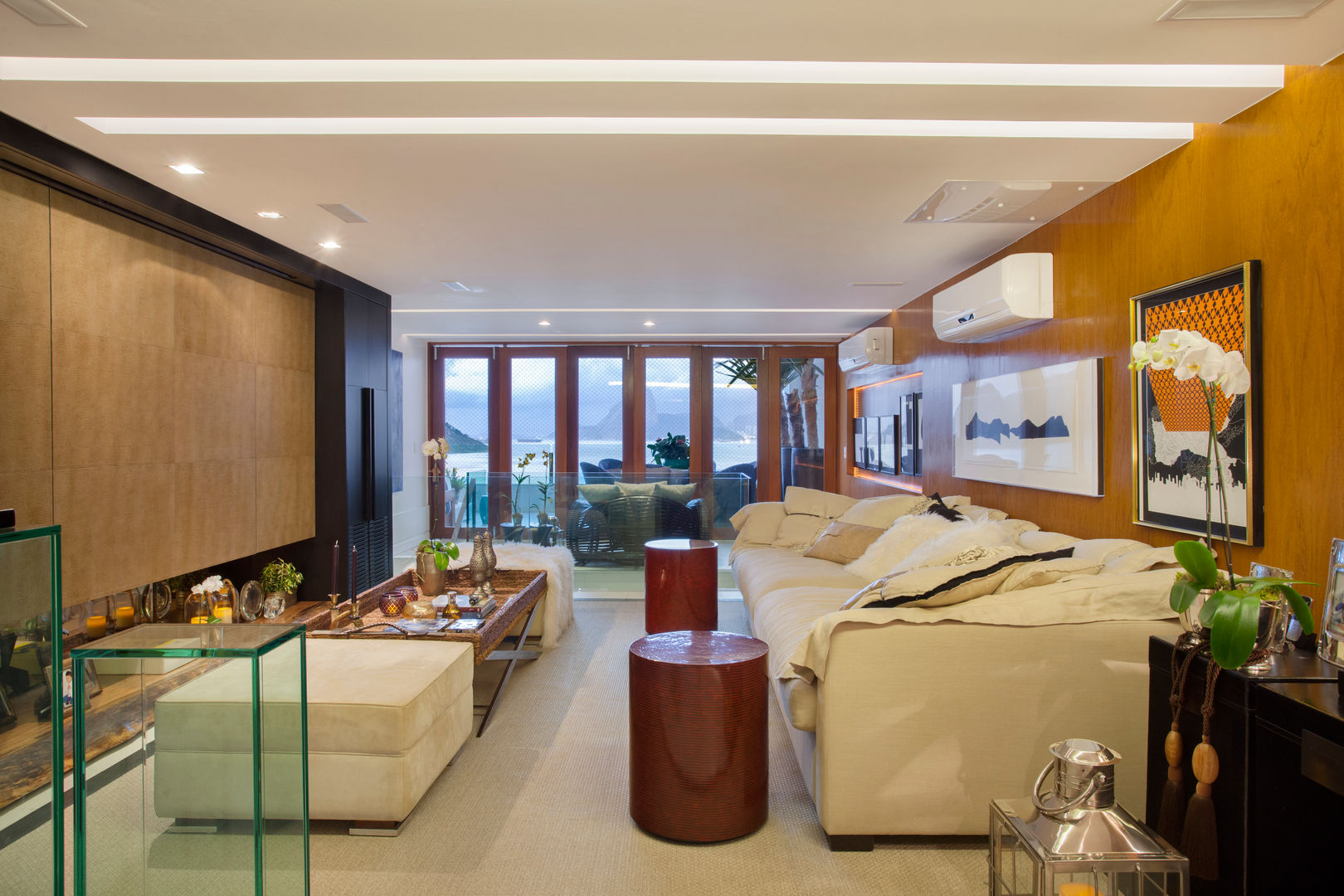 homify Salas de estar modernas