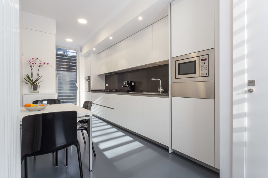 Cocina - Grey House | 08023 Arquitectos - Barcelona homify Cocinas de estilo moderno