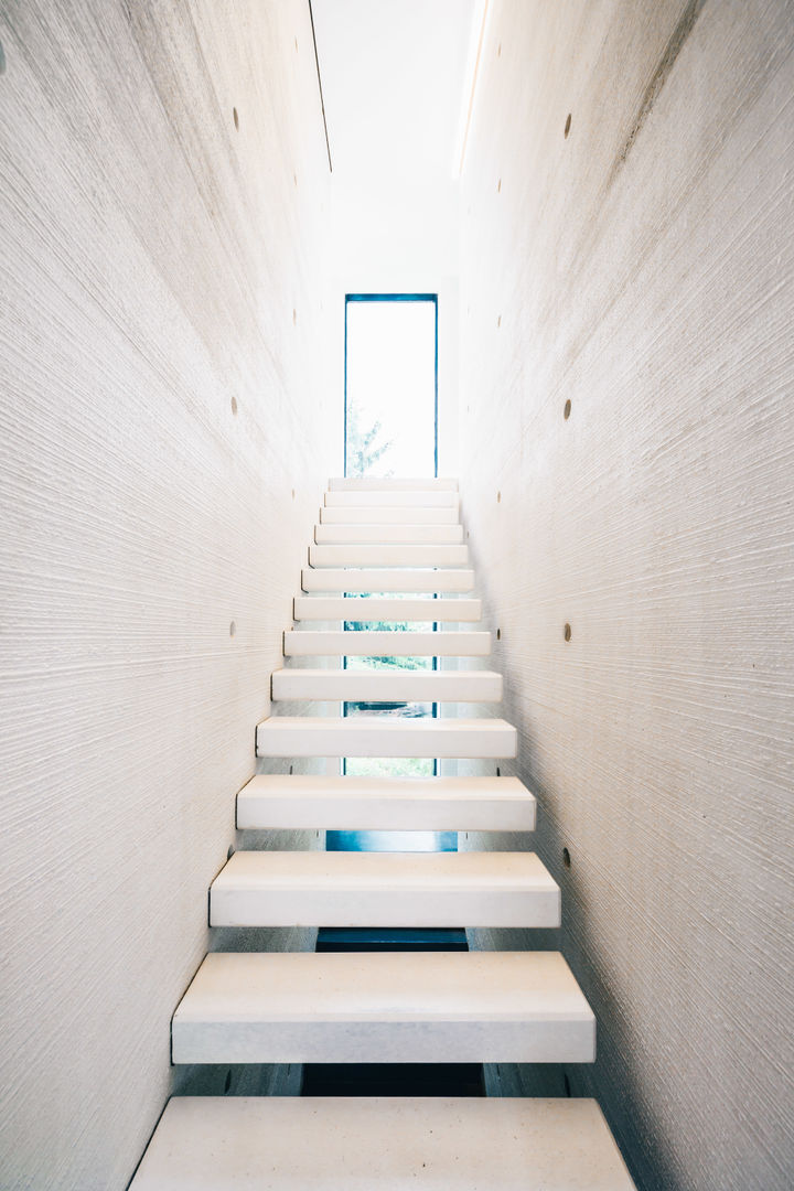 house of architects_3_arc2 ArC2 Fabryka Projektowa sp.z o.o. Minimalist corridor, hallway & stairs
