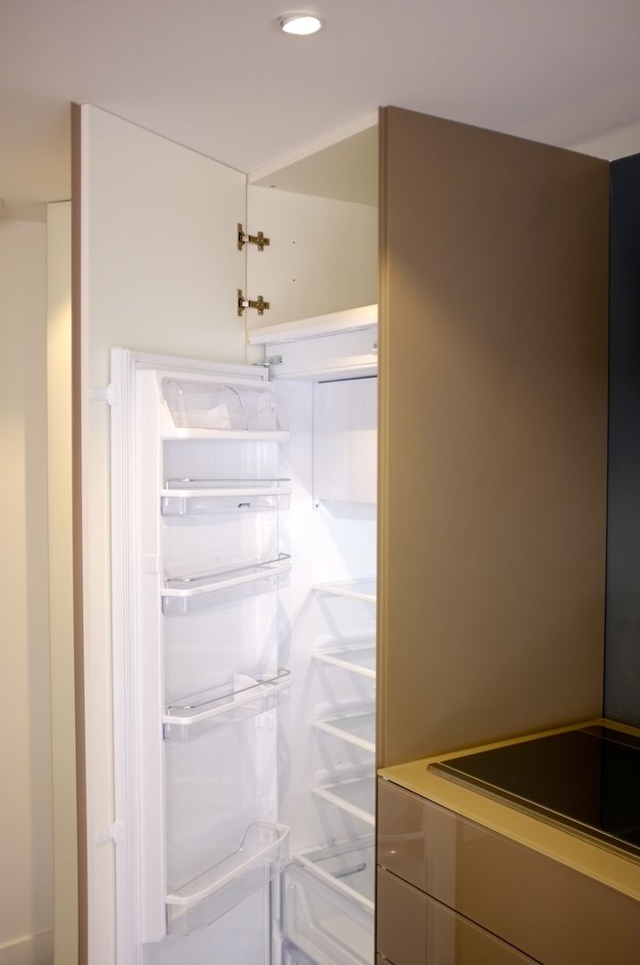 homify Modern kitchen Storage