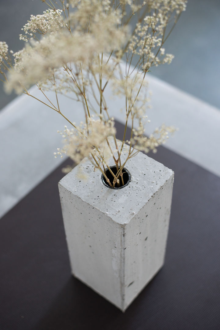 Beton Vase, Accidental Concrete Accidental Concrete Salas de estilo escandinavo Accesorios y decoración