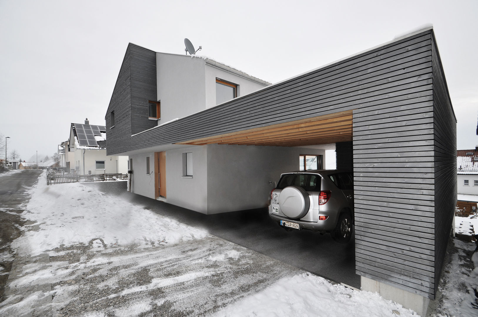 Form follows Bebauungsplan, Pakula & Fischer Architekten GmnH Pakula & Fischer Architekten GmnH Eclectic style garage/shed