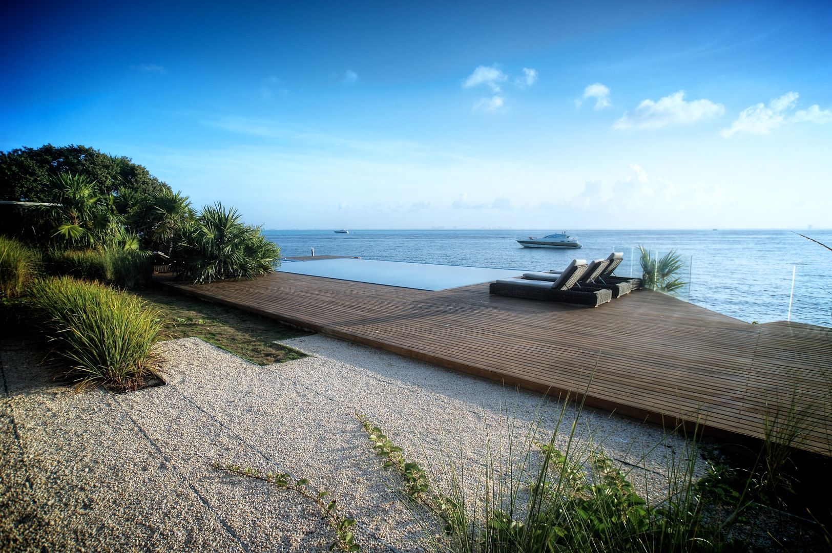 Terraza o alberca con Vista al Mar Caribe sanzpont Balcones y terrazas de estilo moderno