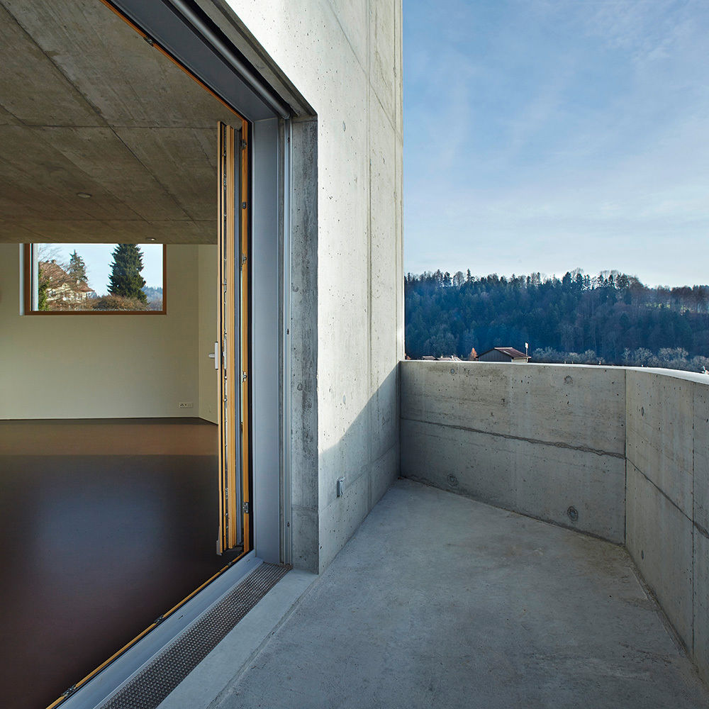 Haus Sumiswald, Translocal Architecture Translocal Architecture Minimalist balcony, veranda & terrace