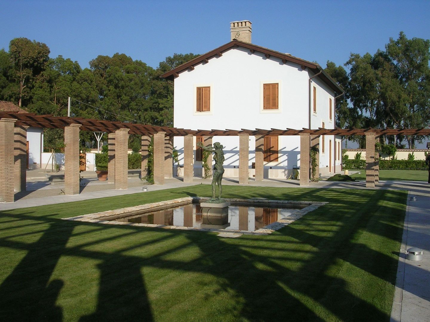 Podere in Pontinia (Latina), Studio Racheli Architetti Studio Racheli Architetti Casas campestres