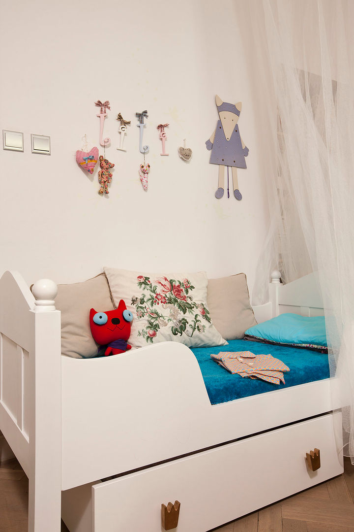 homify Eclectic style nursery/kids room