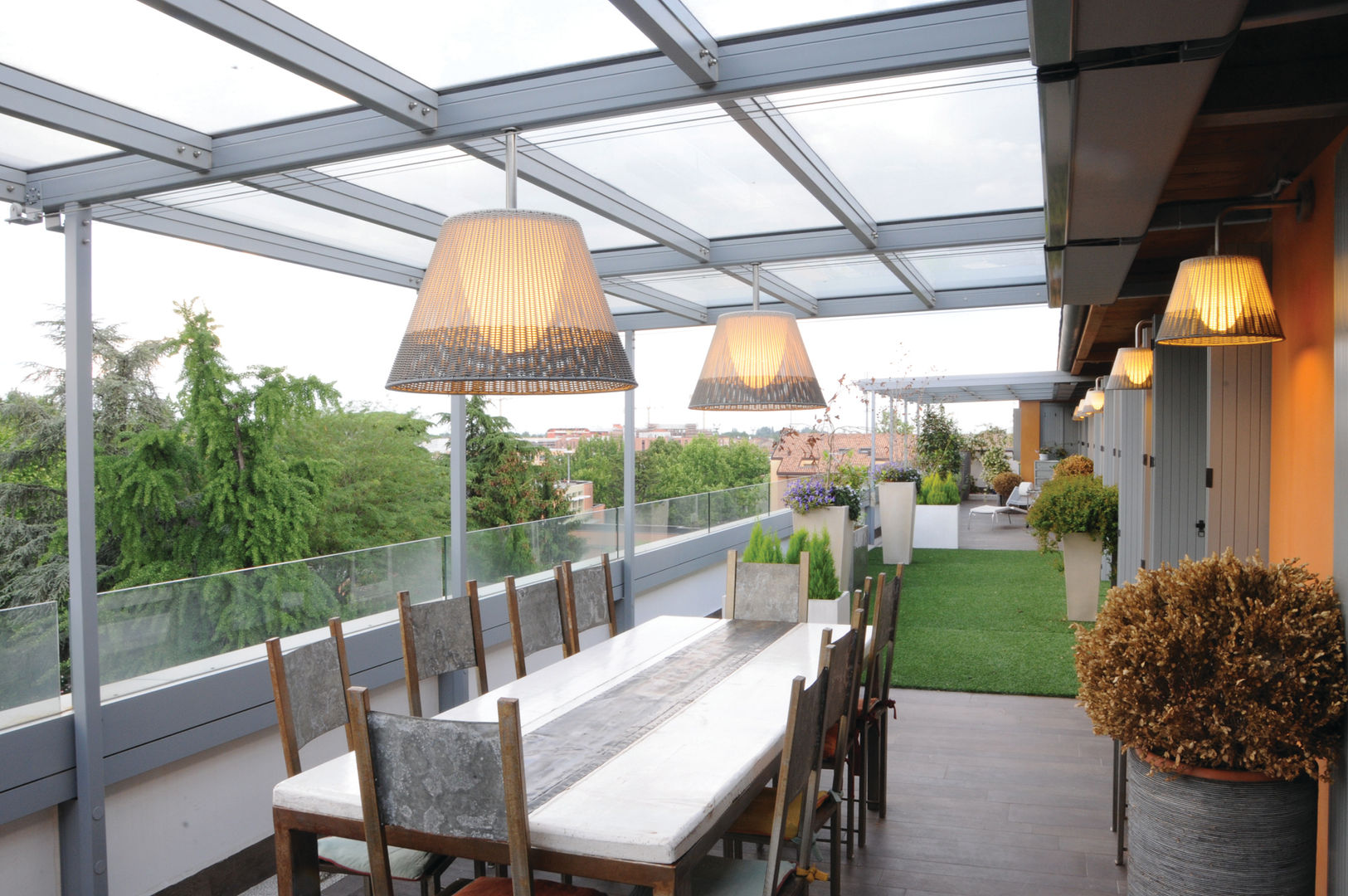 Loft a Modena, ZPZ PARTNERS ZPZ PARTNERS Balcones y terrazas modernos: Ideas, imágenes y decoración