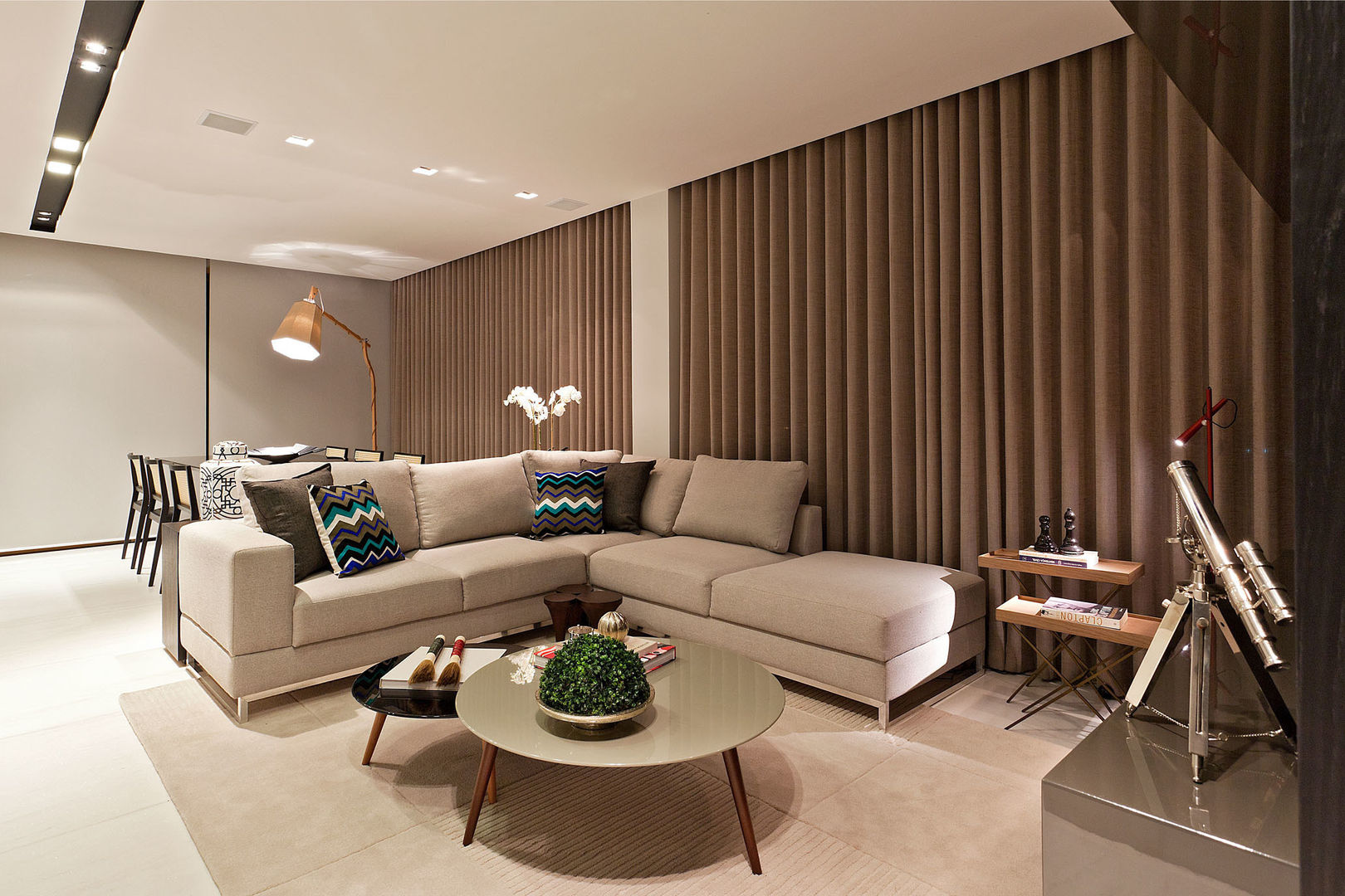Apartamento Vila Grimm, LEDS Arquitetura LEDS Arquitetura Living room
