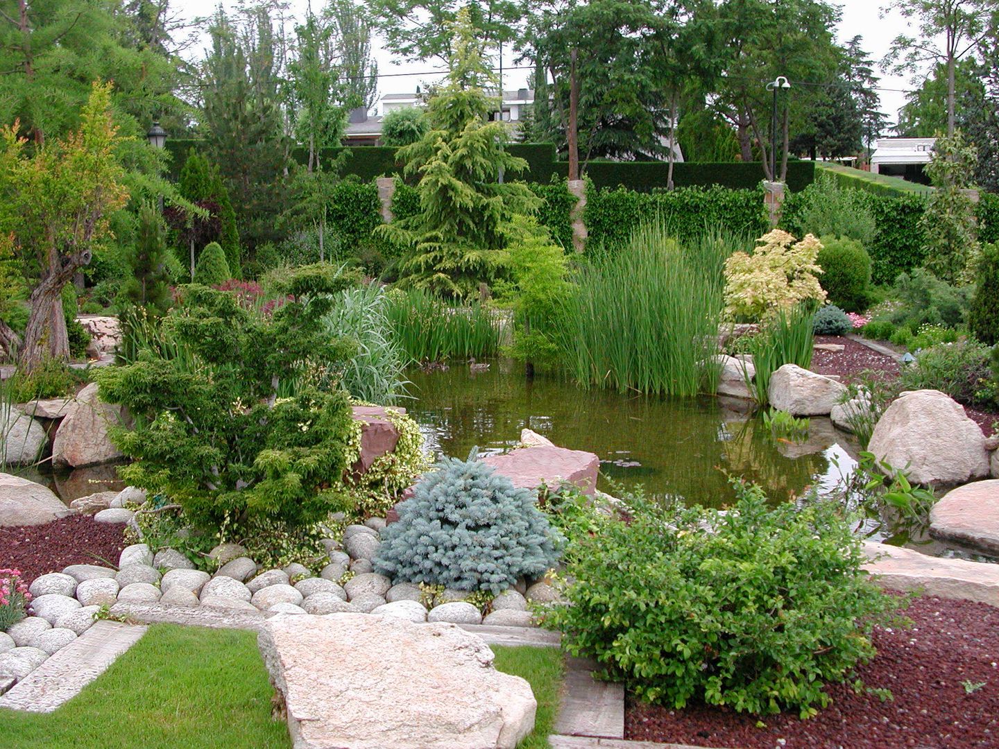 Estanque , La ermita de Pozuelo La ermita de Pozuelo Jardines de estilo rústico