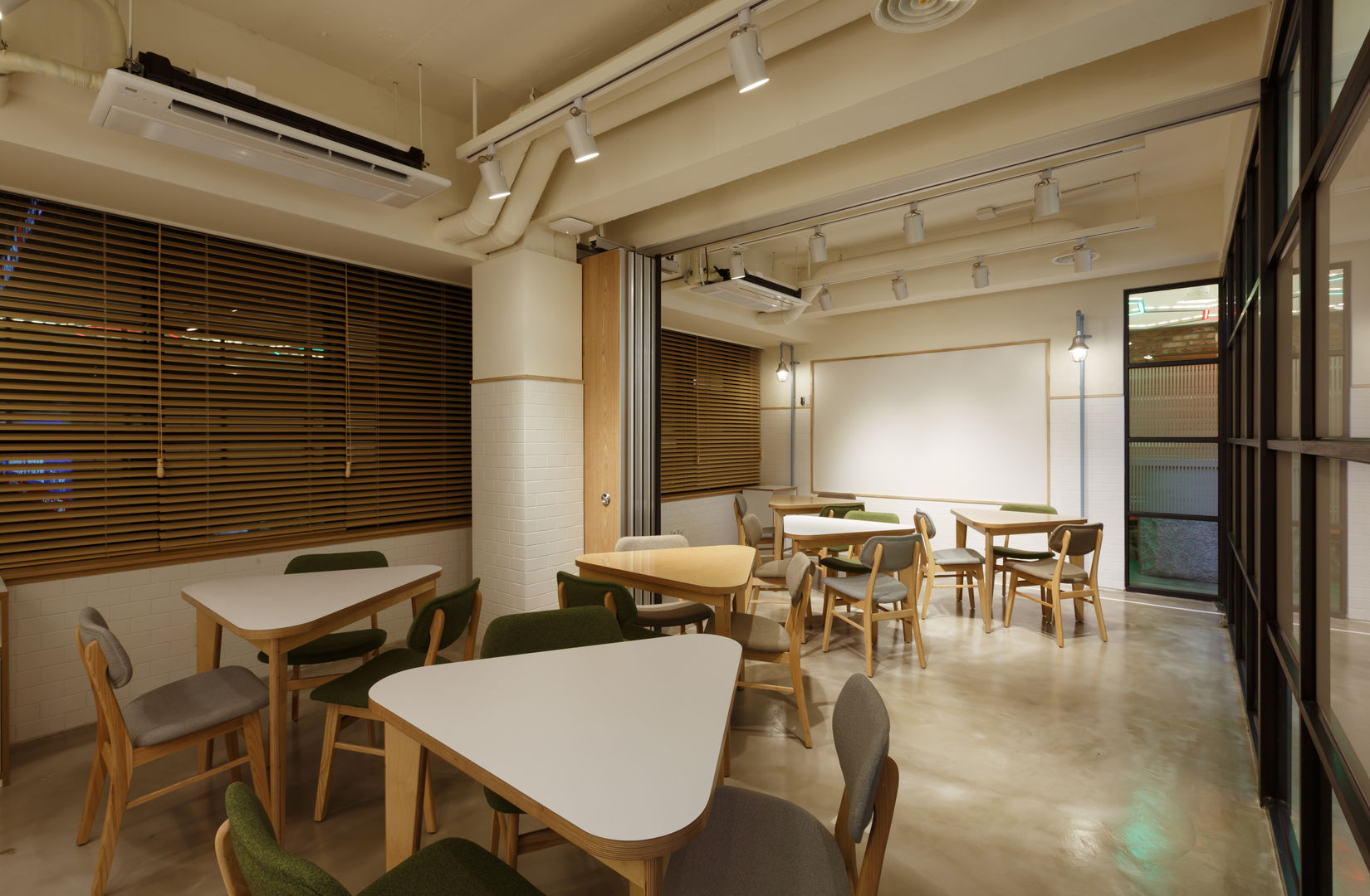 Korea Action Economy Laboratory, FRIENDS DESIGN FRIENDS DESIGN Bedrijfsruimten Kantoorgebouwen