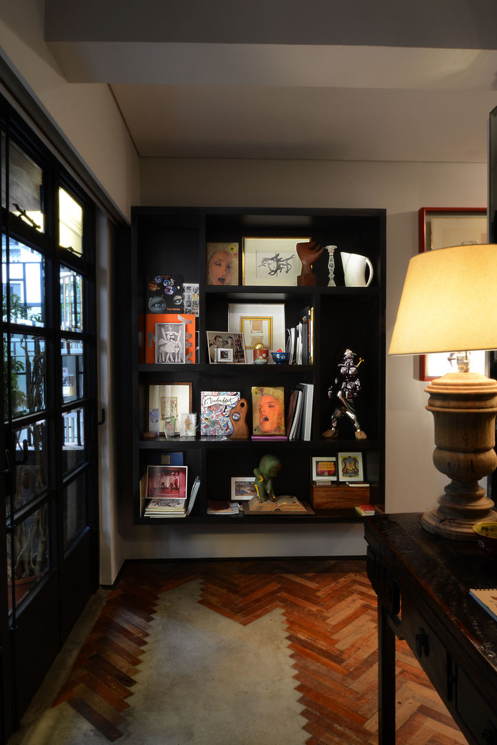 Leong Fee Terrace, Stefano Tordiglione Design Ltd Stefano Tordiglione Design Ltd Asian style study/office Cupboards & shelving