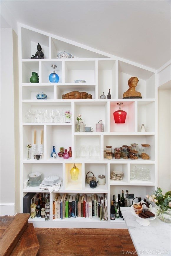 Random bespoke bookcase Empatika Modern living room Shelves