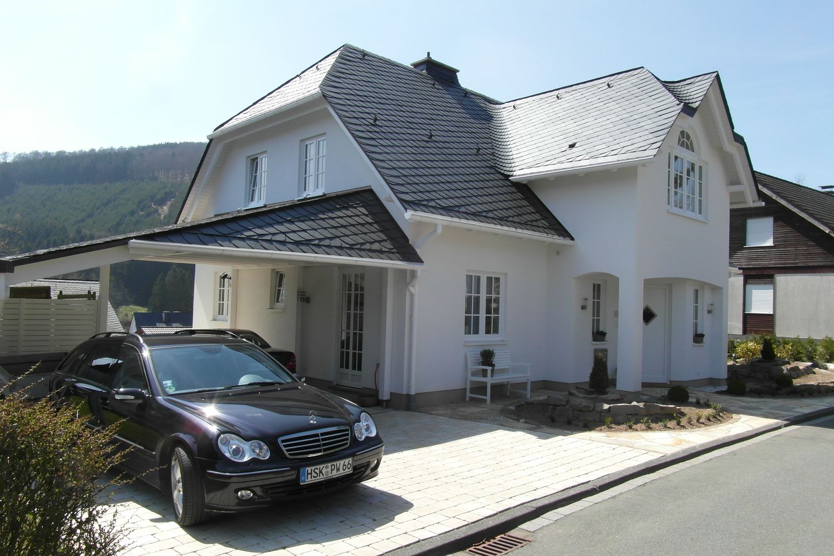 ​Landhaus, Schmallenberg-Winkhausen, KfW-70-Standard, ökologisch, Schiefer, energiesparend, solarunterstützt, Architekturbüro Dipl.-Ing. Peter Walach Architekturbüro Dipl.-Ing. Peter Walach