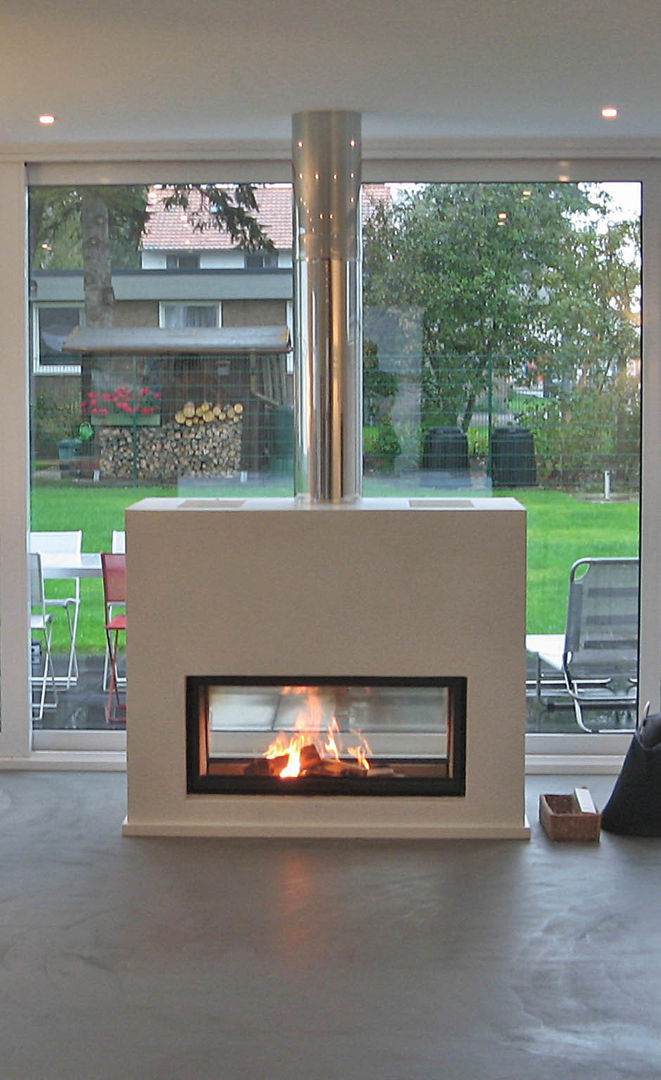 Neubau eines Einfamilienhauses mit Garage 50999 Köln, STRICK Architekten + Ingenieure STRICK Architekten + Ingenieure Living room Fireplaces & accessories