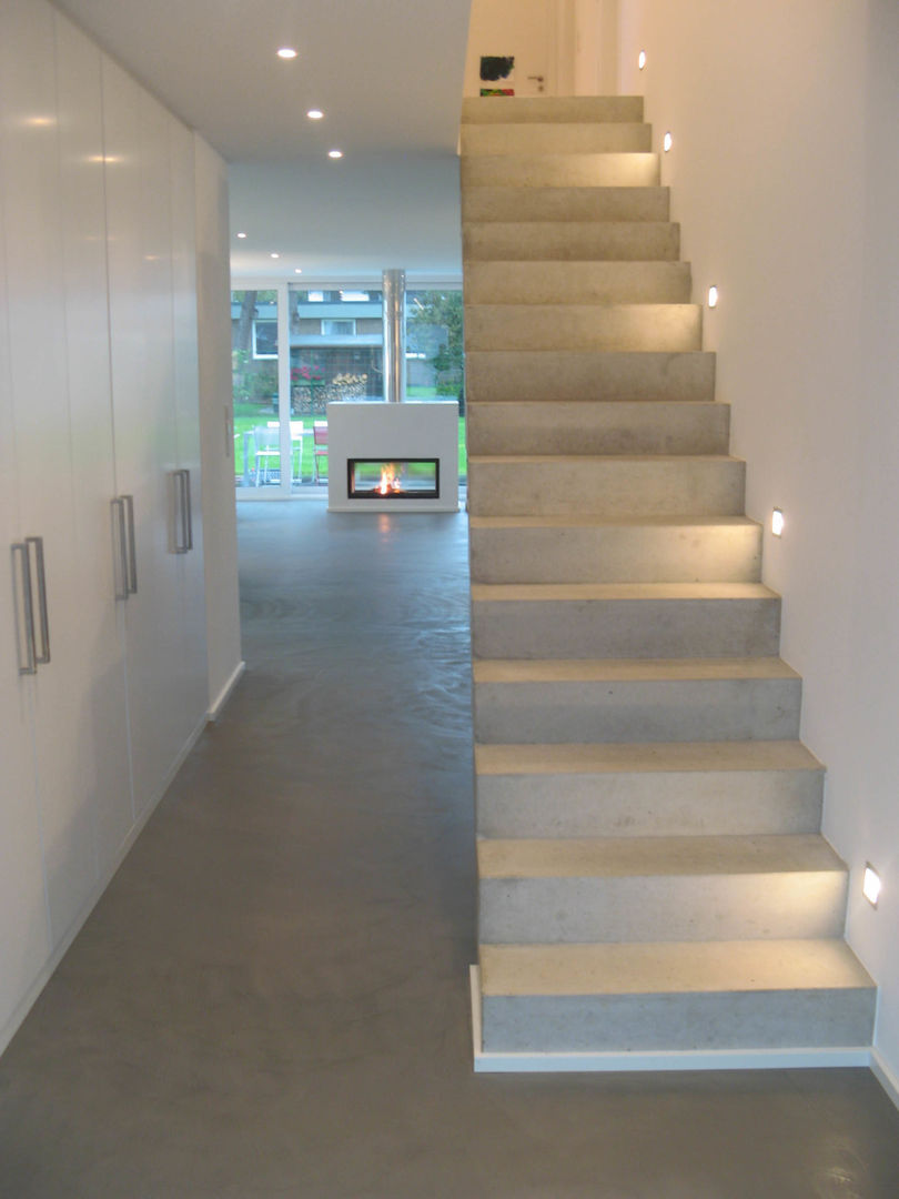 Neubau eines Einfamilienhauses mit Garage 50999 Köln, STRICK Architekten + Ingenieure STRICK Architekten + Ingenieure Stairs Stairs