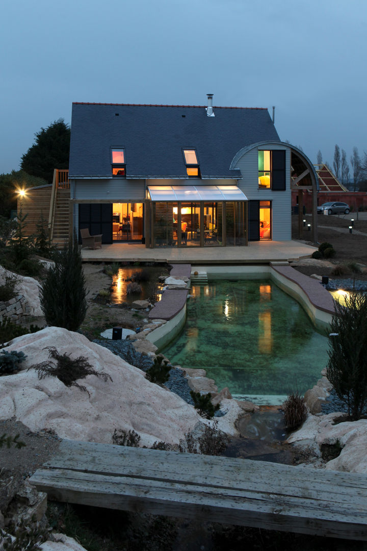 " Une maison bioclimatique & organique en Bretagne ", Patrice Bideau a.typique Patrice Bideau a.typique Nhà